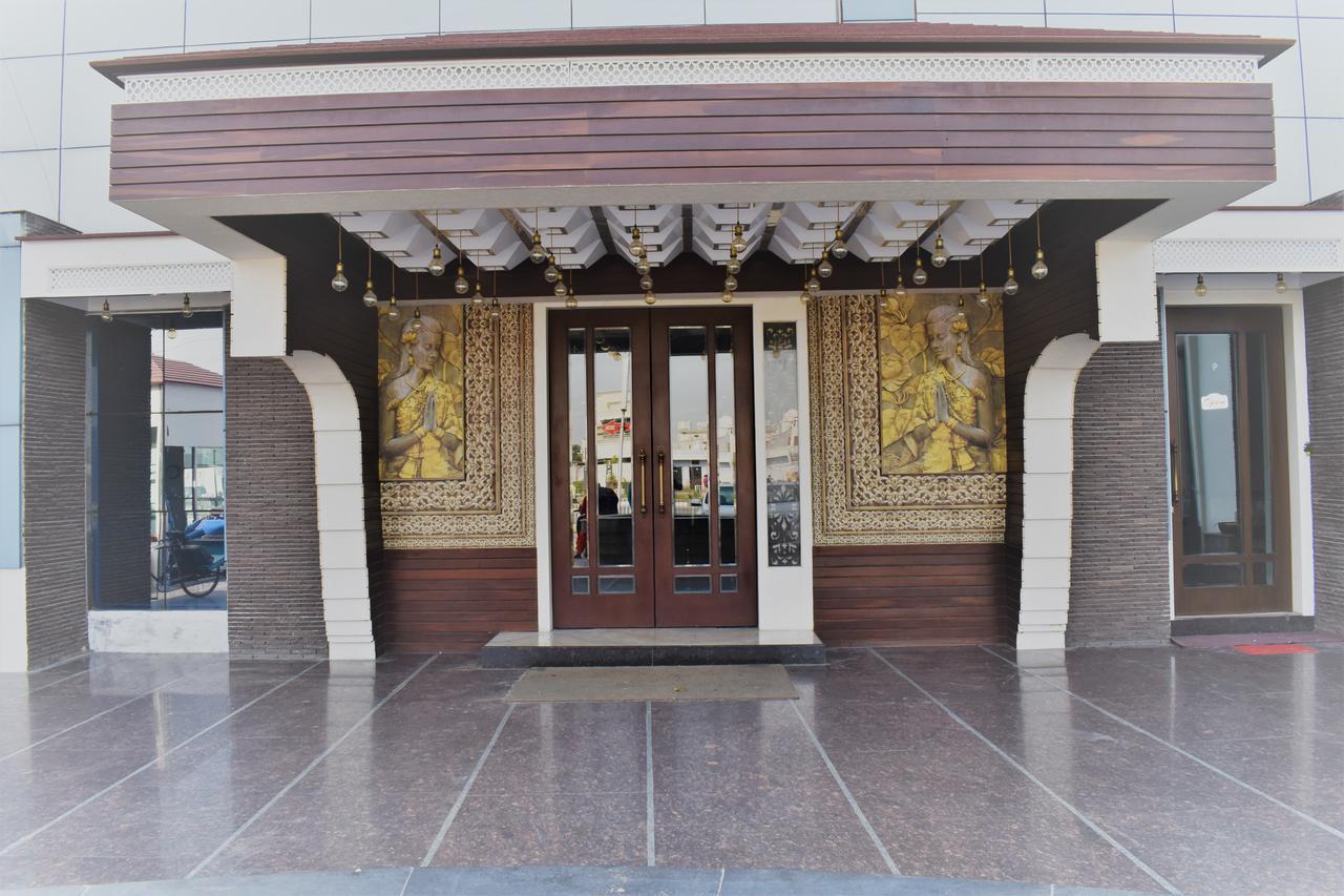 Hotel Ashish Continental Phagwāra Extérieur photo