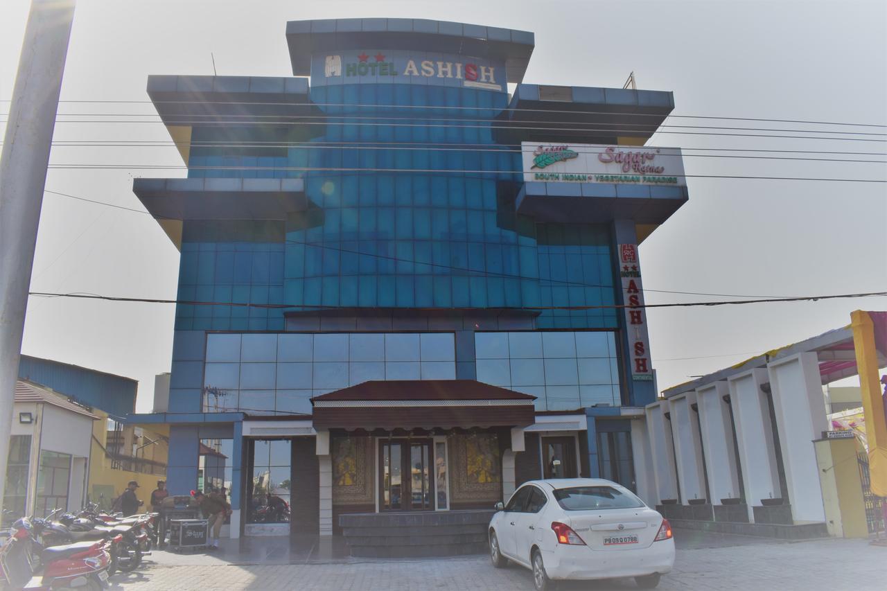 Hotel Ashish Continental Phagwāra Extérieur photo