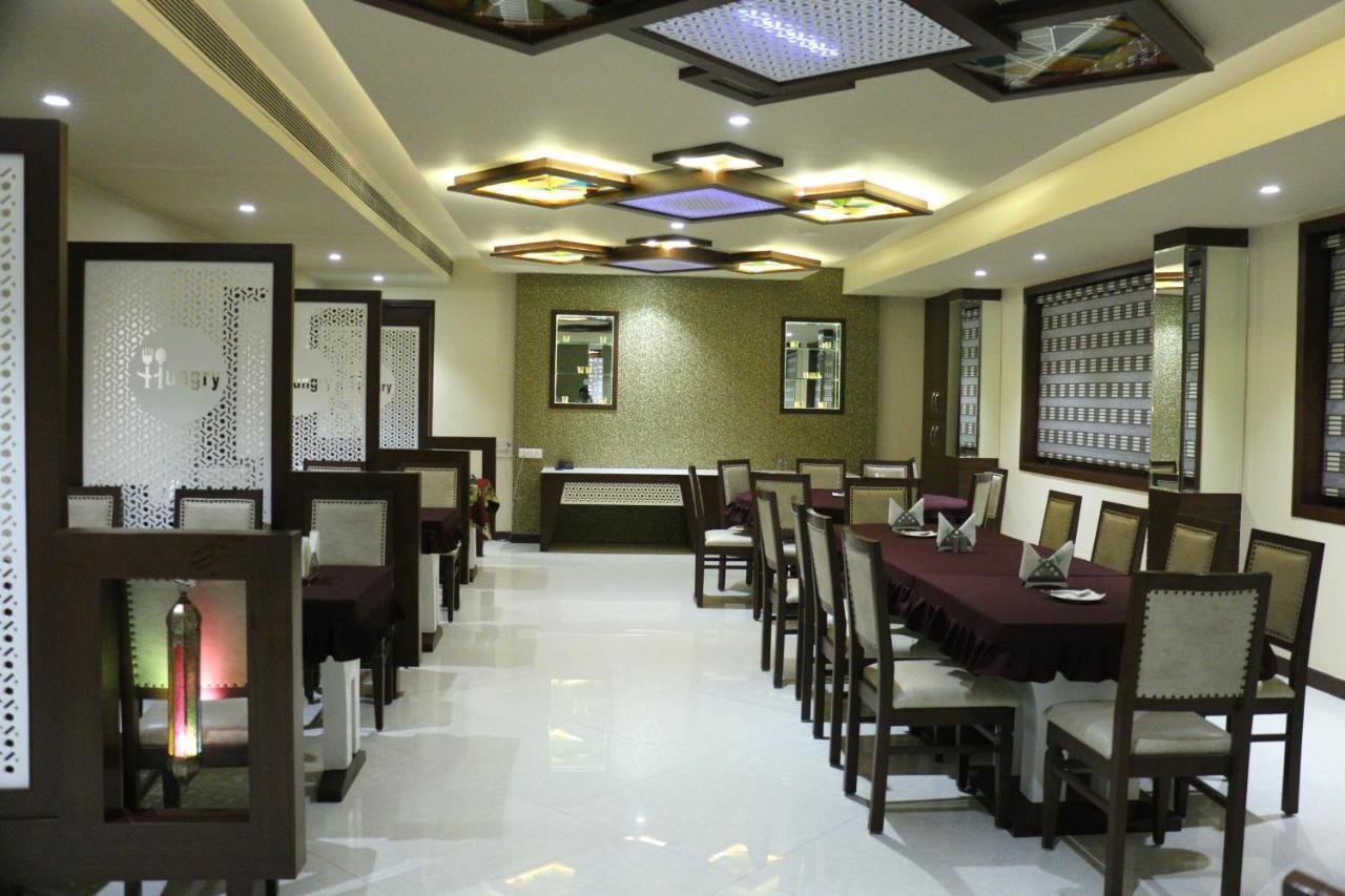 Hotel Ashish Continental Phagwāra Extérieur photo